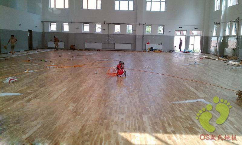 歐式地板承建北京次渠二校籃球館木地板鋪設(shè)工程